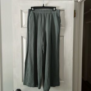 Madewell, The Untailored Wide-Leg Crop Pant in Lightspun